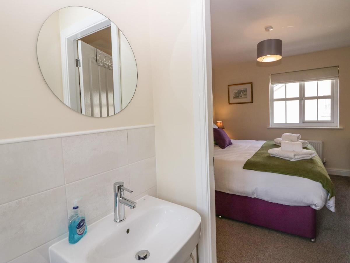 Villa Rolo'S Retreat à Grange-over-Sands Extérieur photo